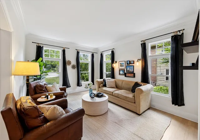 Photo 4 of Single family home for sale at 678 Oak St, Glen Ellyn, IL 60137 | MLS# 12715382 | Listing updated on 2026-09-14