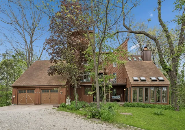 Photo 1 of Single family home for sale at 644 Schroeder Rd, Coal Valley, IL 61240 | MLS# 12715761 | Listing updated on 2026-09-14