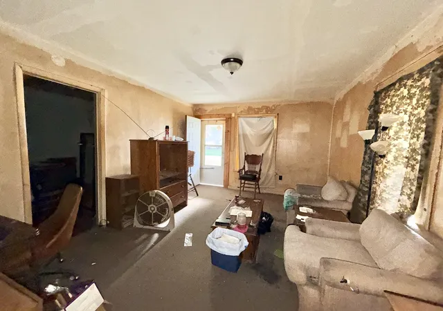 Photo 3 of Single family home for sale at 2180 S 17th Street, Springfield, IL 62703 | MLS# 12717167 | Listing updated on 2026-09-22