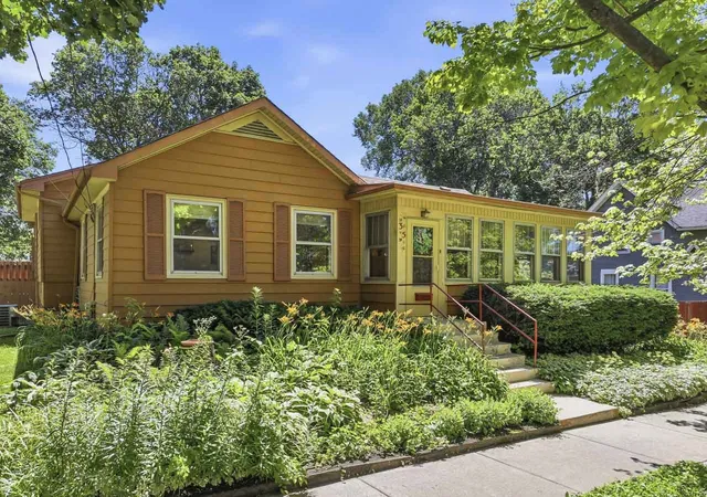 Photo 1 of Single family home for sale at 35 Woodland Ave, Elgin, IL 60123 | MLS# 12717526 | Listing updated on 2026-09-15