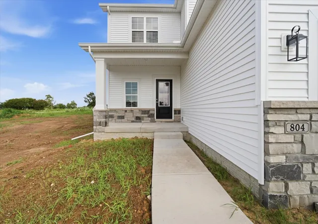Photo 3 of Single family home for sale at 804 Verkler Ct, Bloomington, IL 61704 | MLS# 12717551 | Listing updated on 2026-09-09