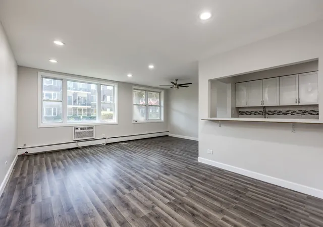 Listing Photo 4 - Condo for sale in building located at 8712 Skokie Blvd, Skokie, IL 60077 - Unit #1I
