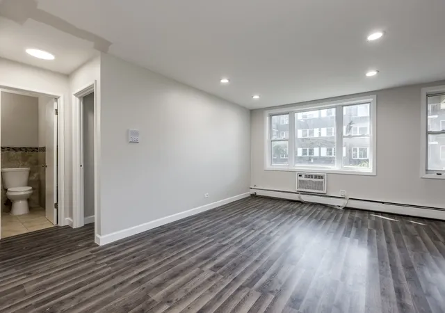 Listing Photo 5 - Condo for sale in building located at 8712 Skokie Blvd, Skokie, IL 60077 - Unit #1I