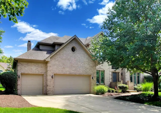 Photo 3 of Sale Pending at 712 De Lasalle Ct, Naperville, IL 60565 | MLS# 12717599 | Listing updated on 2026-09-11