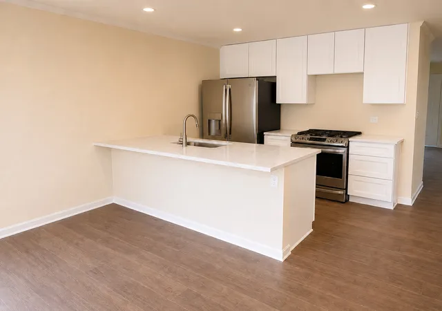 Photo 3 of Townhouse for sale at 76 Bright Oaks Cir, Cary, IL 60013 | MLS# 12717929 | Listing updated on 2026-09-15