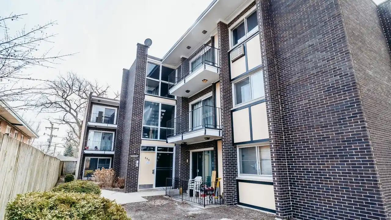 Listing Photo 20 - Condo for sale in 653 S Blvd located at 653 S Blvd, Oak Park, IL 60302 - Unit #101S