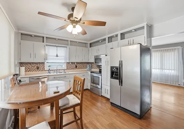 Photo 4 of Single family home for sale at 18833 Park Ave, Lansing, IL 60438 | MLS# 12718639 | Listing updated on 2026-09-22