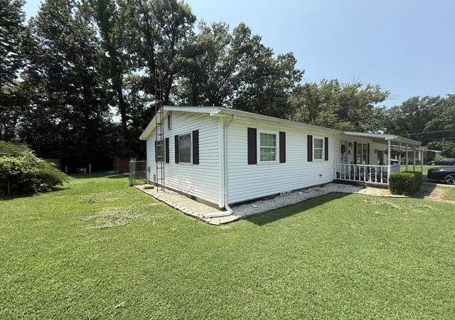 Photo 2 of Single family home for sale at 81 Dallas Dr, Harrisburg, IL 62946 | MLS# 12718673 | Listing updated on 2026-09-14