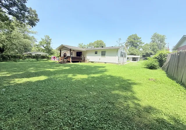 Photo 3 of Single family home for sale at 81 Dallas Dr, Harrisburg, IL 62946 | MLS# 12718673 | Listing updated on 2026-10-25