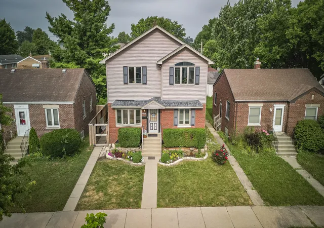 Photo 1 of Single family home for sale at 10804 S Ridgeway Ave, Chicago, IL 60655 | MLS# 12719111 | Listing updated on 2026-09-23
