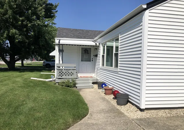 Photo 2 of Sale Pending at 5121 State Rd, Burbank, IL 60459 | MLS# 12719248 | Listing updated on 2026-09-11