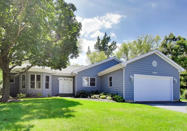 Photo 1 of Single family home for sale at 3985 Dorchester Ave, Gurnee, IL 60031 | MLS# 12719349 | Listing updated on 2026-09-15