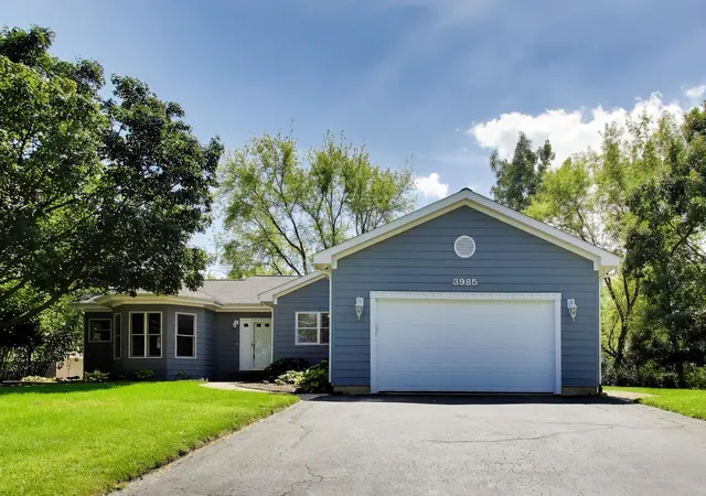 Photo 2 of Single family home for sale at 3985 Dorchester Ave, Gurnee, IL 60031 | MLS# 12719349 | Listing updated on 2026-09-15