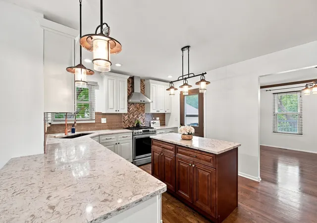 Photo 4 of Single family home for sale at 3985 Dorchester Ave, Gurnee, IL 60031 | MLS# 12719349 | Listing updated on 2026-09-15