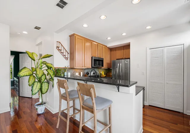 Photo 4 of Sale Pending at 3435 W Berteau Ave #3C, Chicago, IL 60618 | MLS# 12719528 | Listing updated on 2026-10-07