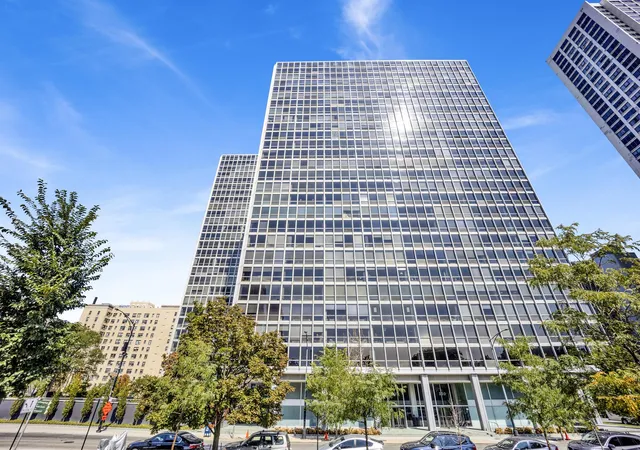 Photo 1 of Condo for sale at 330 W Diversey Pkwy #2007-09, Chicago, IL 60657 | MLS# 12720257 | Listing updated on 2026-09-14