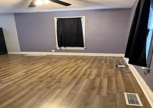 Photo 2 of Single family home for sale at 557 Oak St, Waukegan, IL 60085 | MLS# 12720489 | Listing updated on 2026-10-07