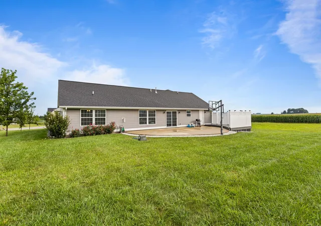 Photo 4 of Single family home for sale at 307 Horseshoe Dr, Philo, IL 61864 | MLS# 12721074 | Listing updated on 2026-09-15
