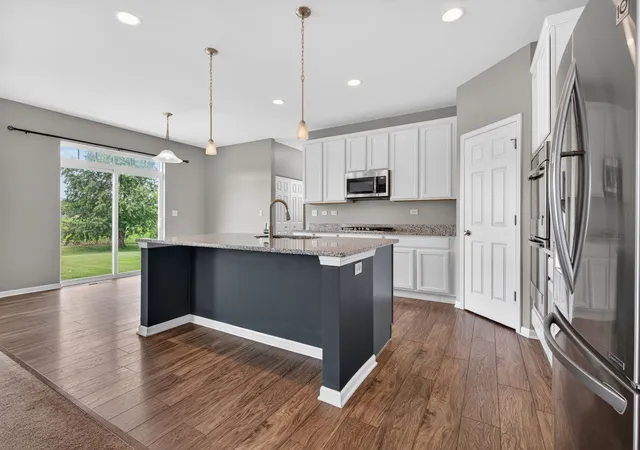 Photo 4 of Single Family Residence at 26525 W Old Stage Ln, Channahon, IL 60410 | MLS# 12721742 | | Sold on 2026-10-09