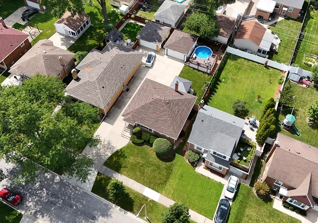 Photo 2 of Sale Pending at 1916 Manchester Ave, Westchester, IL 60154 | MLS# 12721751 | Listing updated on 2026-09-30