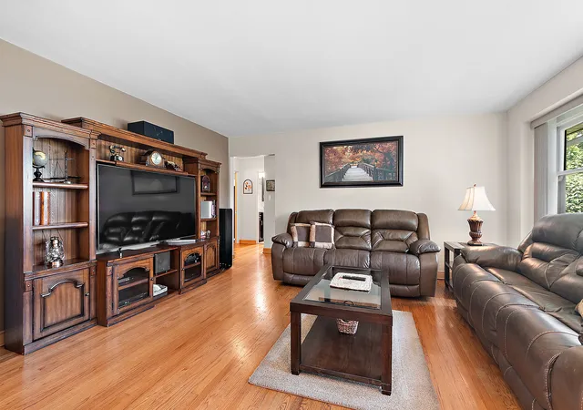 Photo 3 of Sale Pending at 1916 Manchester Ave, Westchester, IL 60154 | MLS# 12721751 | Listing updated on 2026-09-30