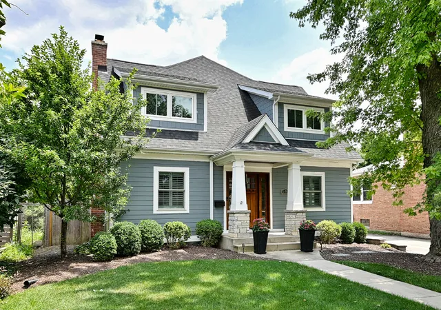 Photo 2 of Single family home for sale at 685 S Saylor Ave, Elmhurst, IL 60126 | MLS# 12722048 | Listing updated on 2026-09-15