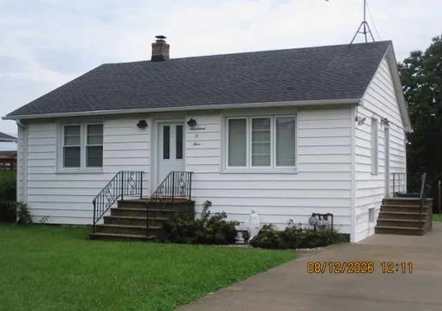 Photo 1 of Single family home for sale at 1704 Cora St, Crest Hill, IL 60403 | MLS# 12722556 | Listing updated on 2026-09-15