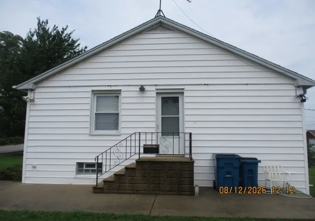 Photo 3 of Single family home for sale at 1704 Cora St, Crest Hill, IL 60403 | MLS# 12722556 | Listing updated on 2026-09-15
