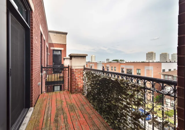 Listing Photo 5 - Condo for sale in building located at 641 E Pershing Ave, Chicago, IL 60653 - Unit #301