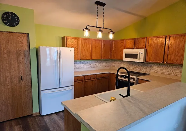 Photo 2 of Condo for sale at 329 Silverstone Dr #329, Carpentersville, IL 60110 | MLS# 12722686 | Listing updated on 2026-09-18
