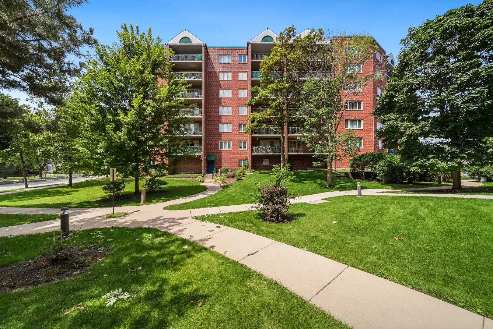 Listing Photo 33 - Condo for sale in 8580 W Foster Ave located at 8580 W Foster Ave, Norridge, IL 60706 - Unit #706