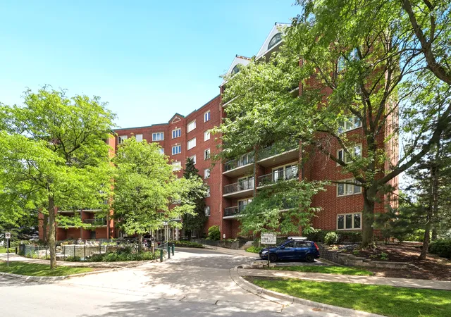 Listing Photo 4 - Condo for sale in building located at 8580 W Foster Ave, Norridge, IL 60706 - Unit #706