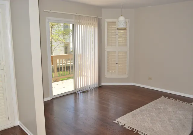 Photo 3 of Townhouse for sale at 122 Schiller Pl, Itasca, IL 60143 | MLS# 12723548 | Listing updated on 2026-09-15