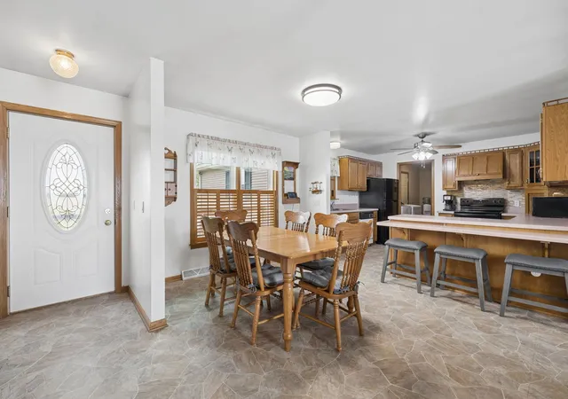 Photo 4 of Single family home for sale at 15334 W 3000n Rd, Essex, IL 60935 | MLS# 12723713 | Listing updated on 2026-09-15