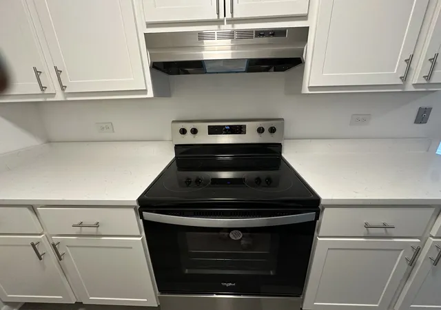 Listing Photo 3 - Condo for sale in building located at 5701 129Th St, Crestwood, IL 60418 - Unit #2C