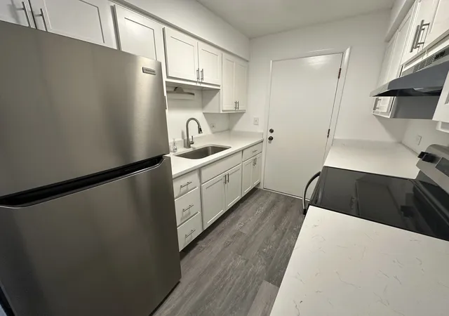Listing Photo 5 - Condo for sale in building located at 5701 129Th St, Crestwood, IL 60418 - Unit #2C