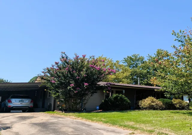Photo 1 of Single family home for sale at 109 Belcher St, Anna, IL 62906 | MLS# 12724917 | Listing updated on 2026-10-09