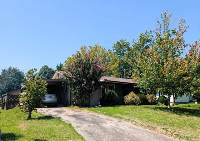 Photo 3 of Single family home for sale at 109 Belcher St, Anna, IL 62906 | MLS# 12724917 | Listing updated on 2026-10-09