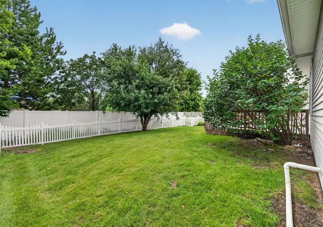 Photo 3 of Single family home for sale at 4711 Mallard Ln, Plainfield, IL 60586 | MLS# 12725281 | Listing updated on 2026-09-11
