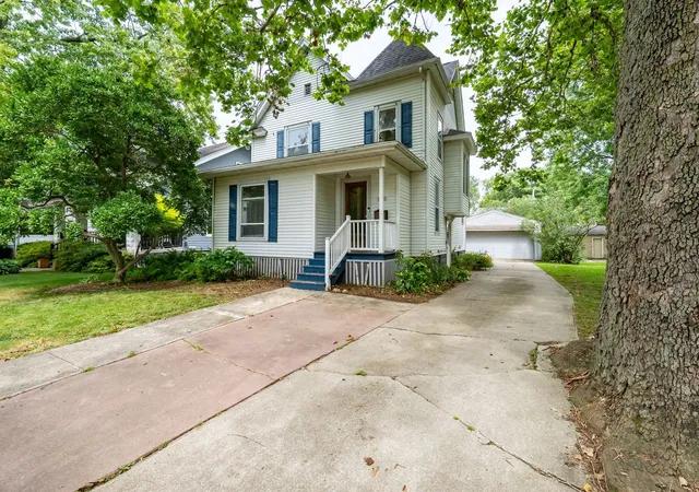 Photo 1 of Single family home for sale at 908 S Fell Ave, Normal, IL 61761 | MLS# 12725427 | Listing updated on 2026-09-23