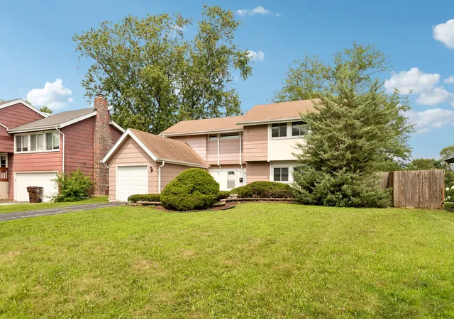 Photo 3 of Single family home for sale at 3212 Charlemagne Ave, Hazel Crest, IL 60429 | MLS# 12725578 | Listing updated on 2026-09-28