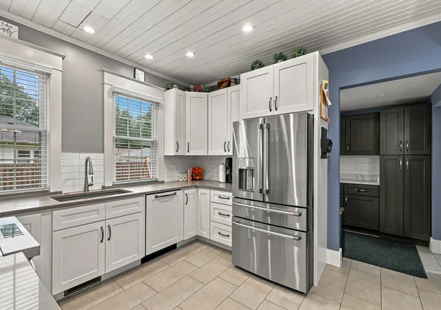 Photo 4 of Sale Pending at 2515 20th Avenue, Rock Island, IL 61201 | MLS# 12725620 | Listing updated on 2026-09-09