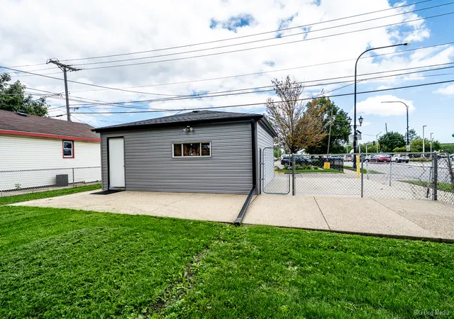 Photo 4 of Single family home for sale at 3045 S 48th Court, Cicero, IL 60804 | MLS# 12725628 | Listing updated on 2026-09-14