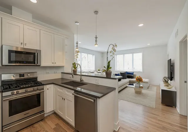 Listing Photo 5 - Condo for sale in building located at 2505 W Potomac Ave, Chicago, IL 60622 - Unit #1W