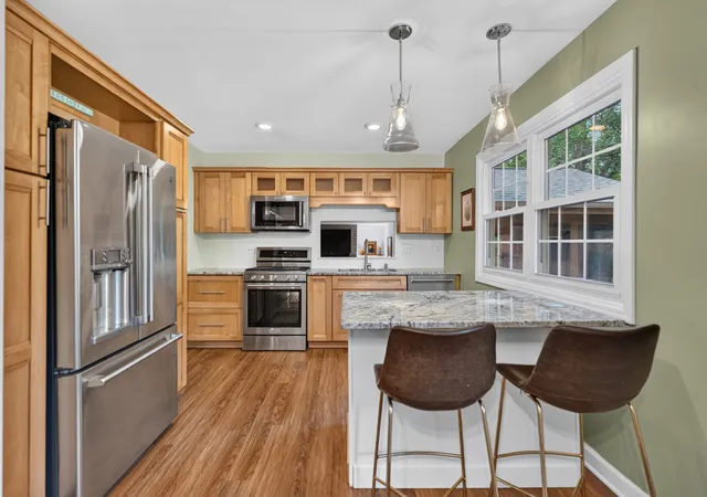 Photo 3 of Single family home for sale at 30w280 Holyoke Ct, Warrenville, IL 60555 | MLS# 12725817 | Listing updated on 2026-09-09