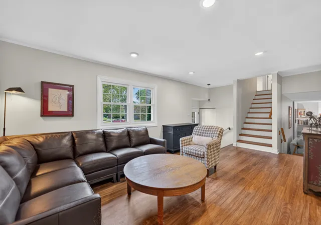 Photo 4 of Single family home for sale at 30w280 Holyoke Ct, Warrenville, IL 60555 | MLS# 12725817 | Listing updated on 2026-09-09