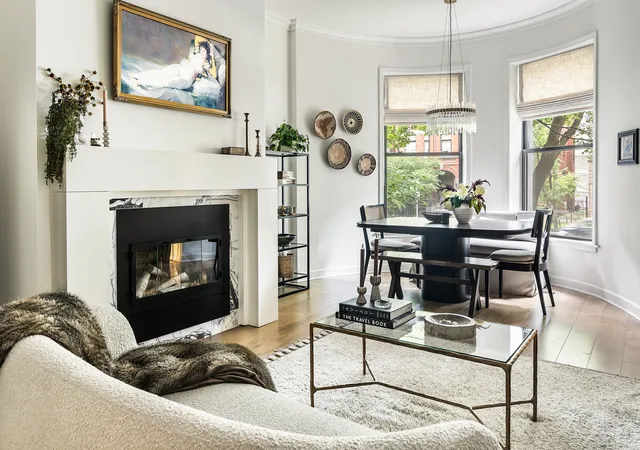 Photo 3 of Sale Pending at 1510 N Dearborn Pkwy #102, Chicago, IL 60610 | MLS# 12725870 | Listing updated on 2026-10-03