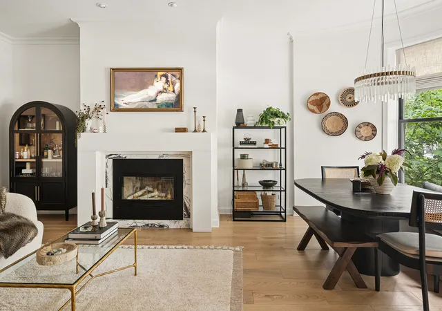 Photo 4 of Sale Pending at 1510 N Dearborn Pkwy #102, Chicago, IL 60610 | MLS# 12725870 | Listing updated on 2026-10-03