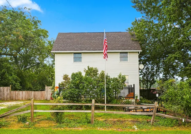 Photo 1 of Single family home for sale at 402 S 1st Street, Alpha, IL 61413 | MLS# 12725880 | Listing updated on 2026-09-10