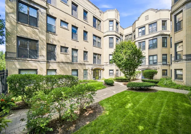 Photo 1 of Sale Pending at 5219 S Drexel Ave #3, Chicago, IL 60615 | MLS# 12725949 | Listing updated on 2026-09-25